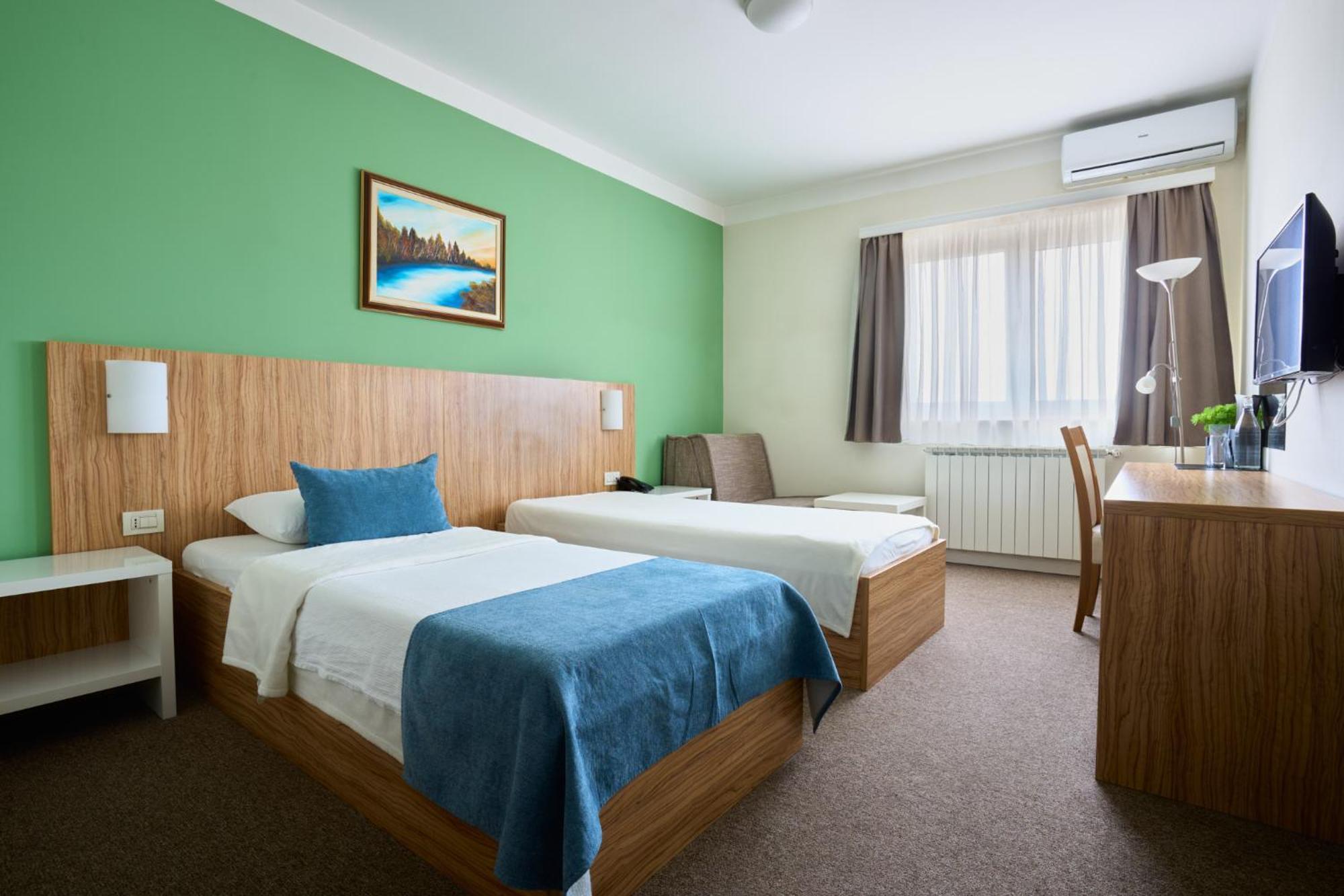 Hotel Phoenix Velika Gorica Kamer foto