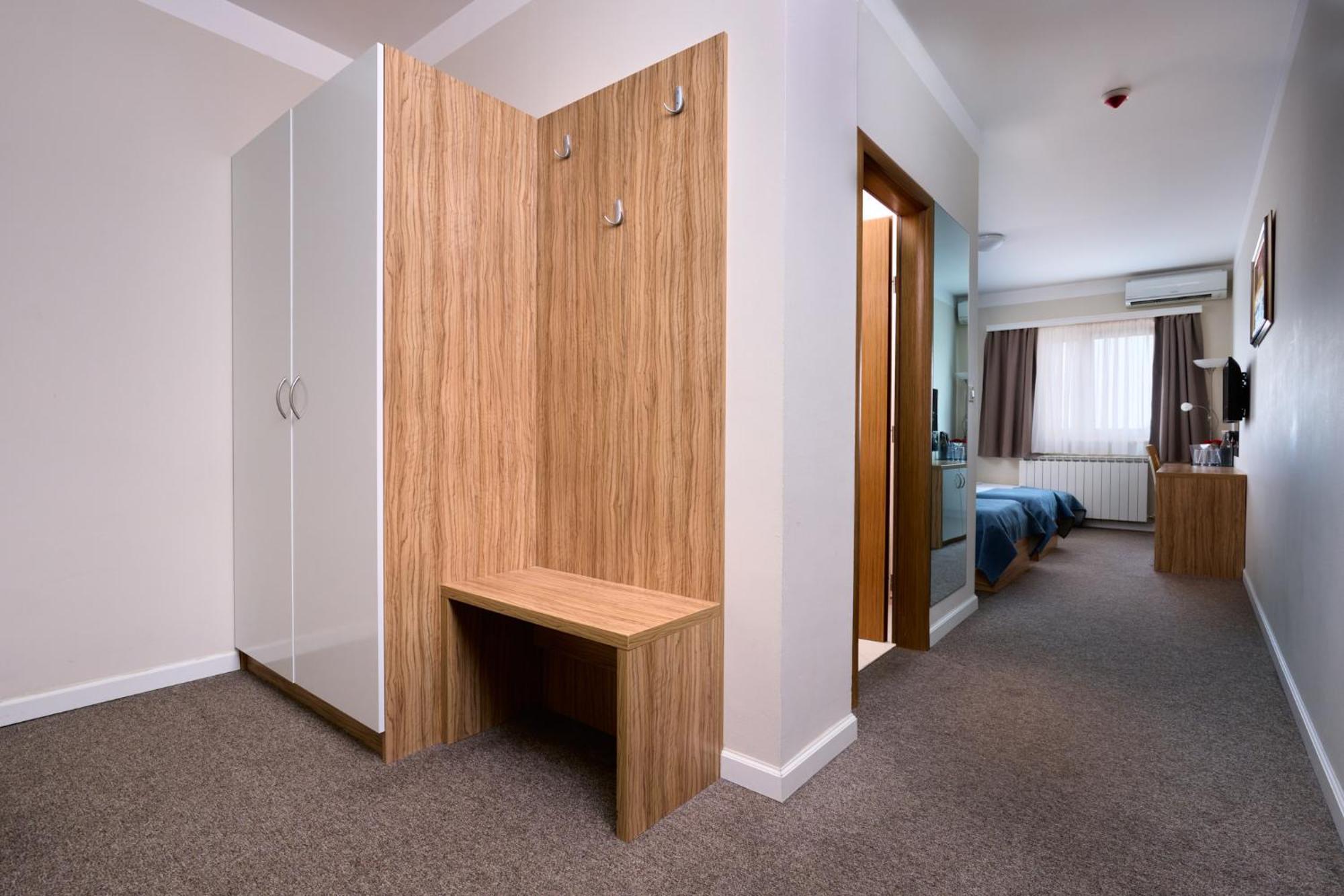 Hotel Phoenix Velika Gorica Kamer foto