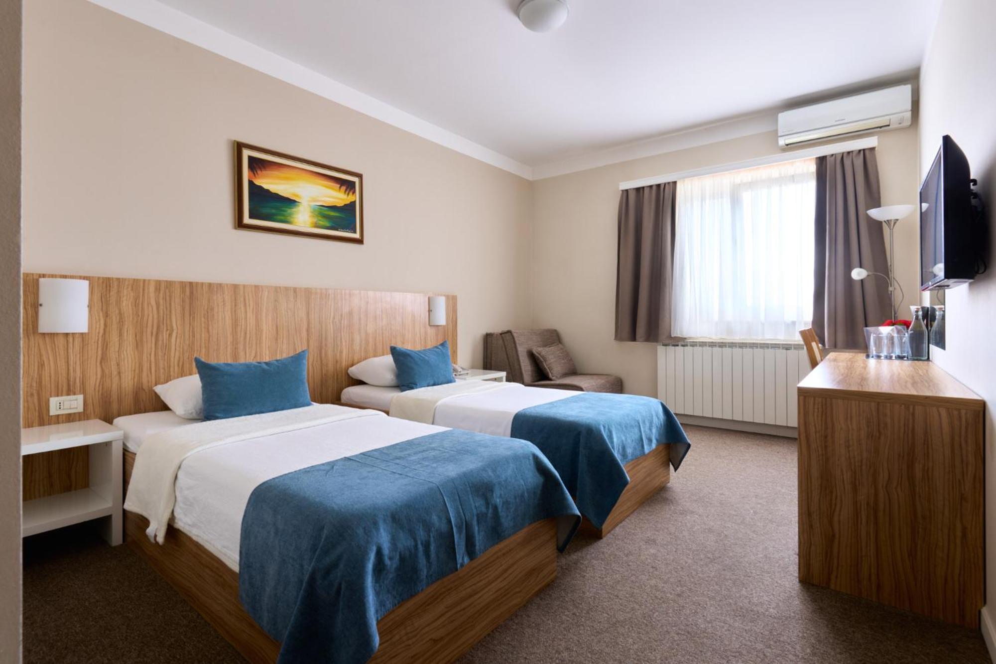Hotel Phoenix Velika Gorica Kamer foto