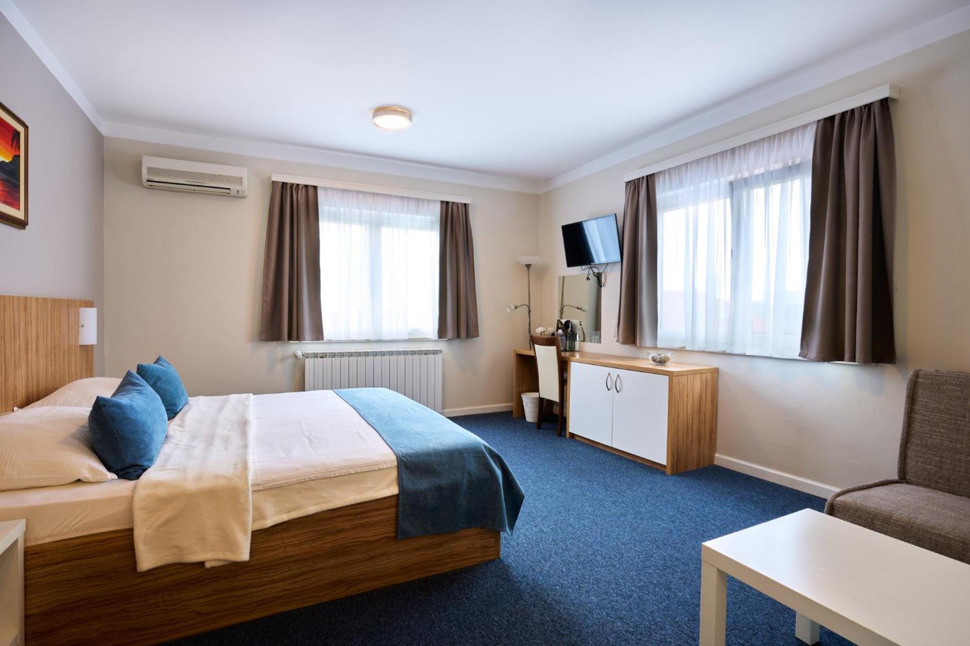 Hotel Phoenix Velika Gorica Kamer foto