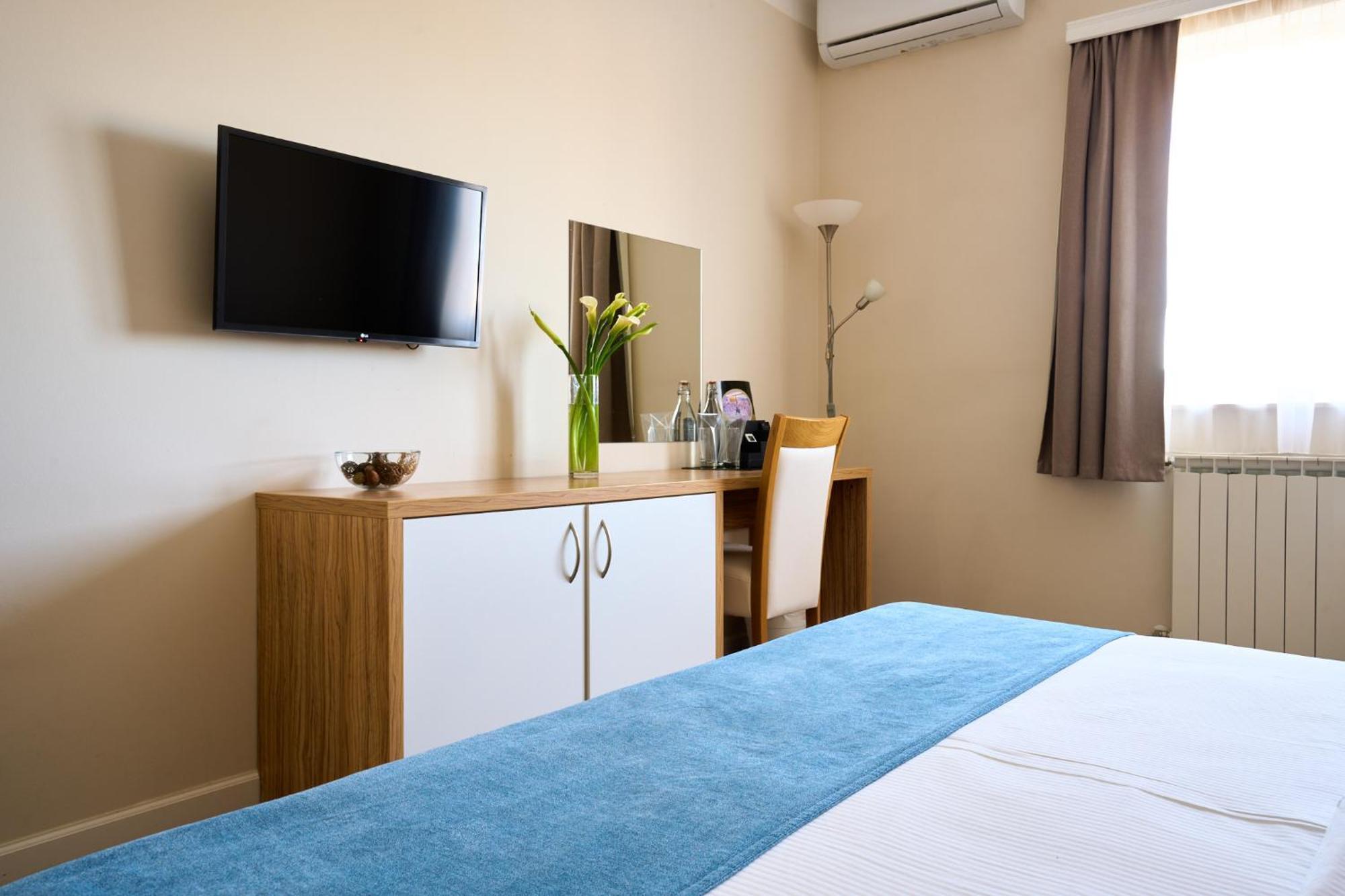 Hotel Phoenix Velika Gorica Kamer foto