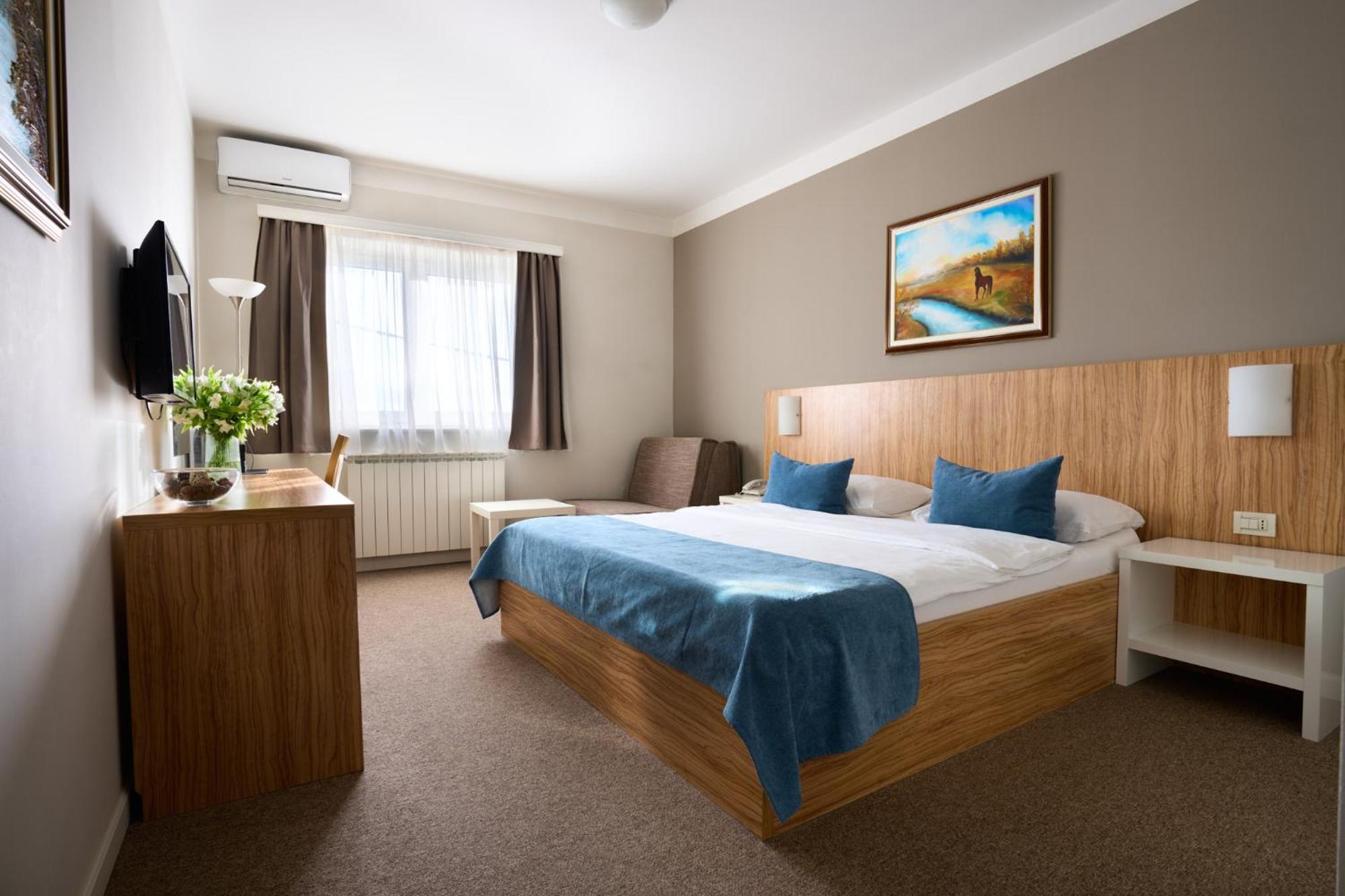 Hotel Phoenix Velika Gorica Kamer foto