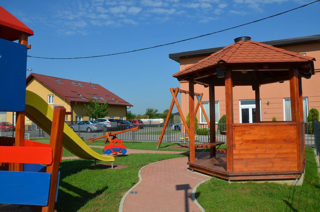 Hotel Phoenix Velika Gorica Buitenkant foto